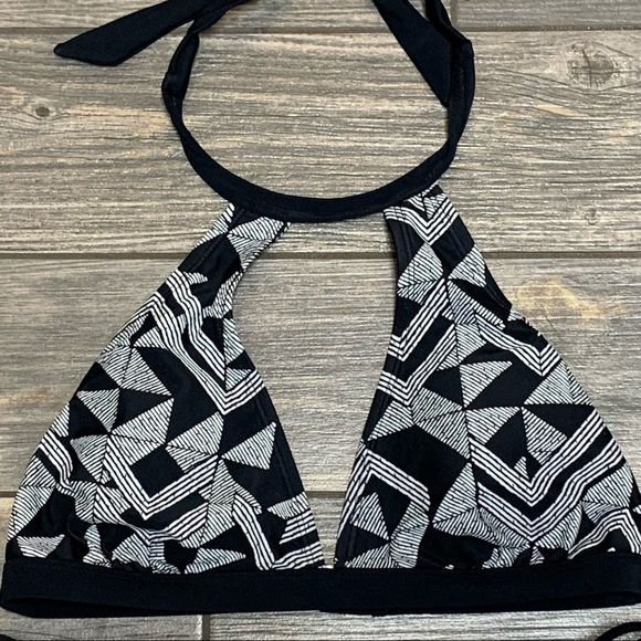 Hula Honey Juniors Bikini Halter Top & Bottom Medium Maze Muse Black & White - Picture 7 of 8